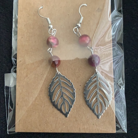 🔥🆕 Pink Brown Tiger Eye Bead Leaf Earrings - Picture 3 of 3